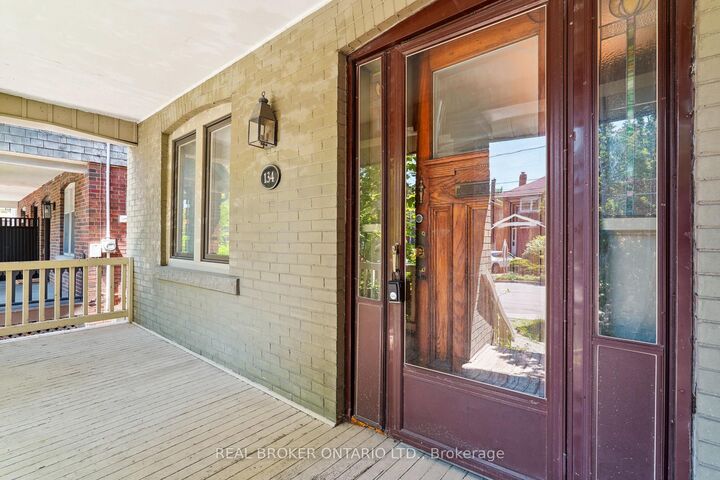 Property Photo:  134 Moore Avenue  ON M4T 1V8 