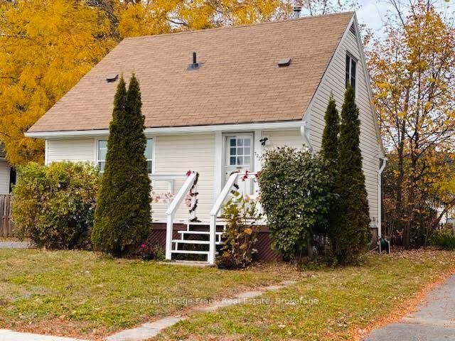 Property Photo: 722 Gillespie Avenue ON K9J 4B7