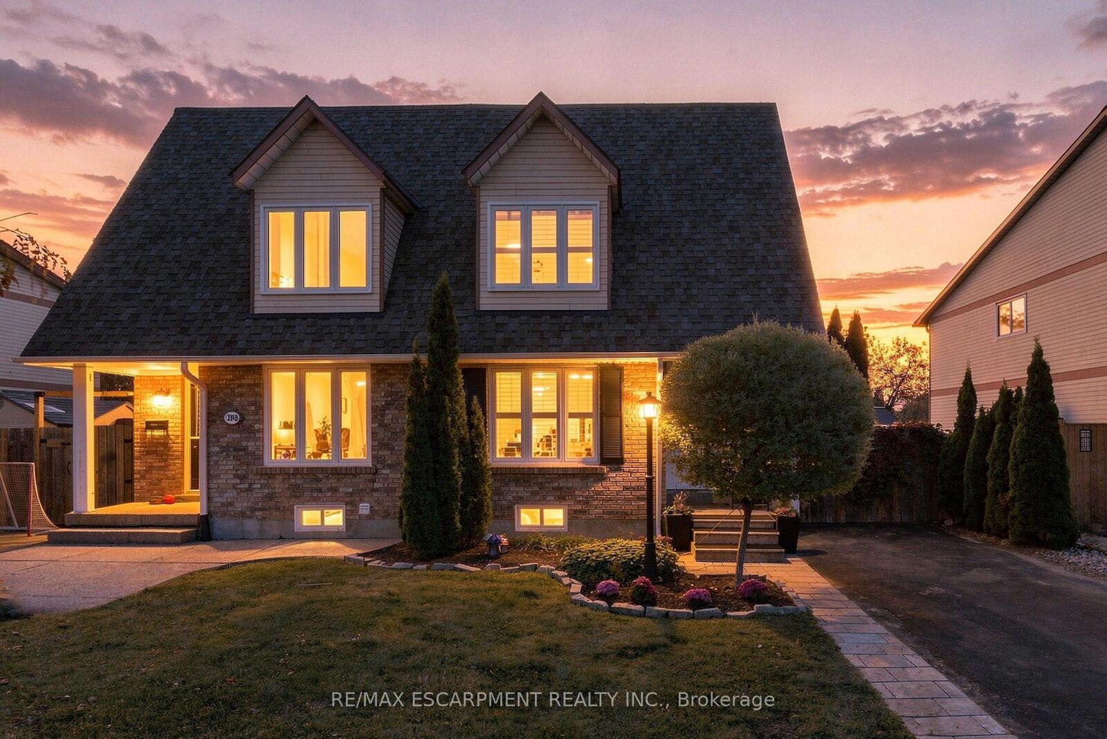 Property Photo: 2266 Melissa Crescent ON L7P 3W4