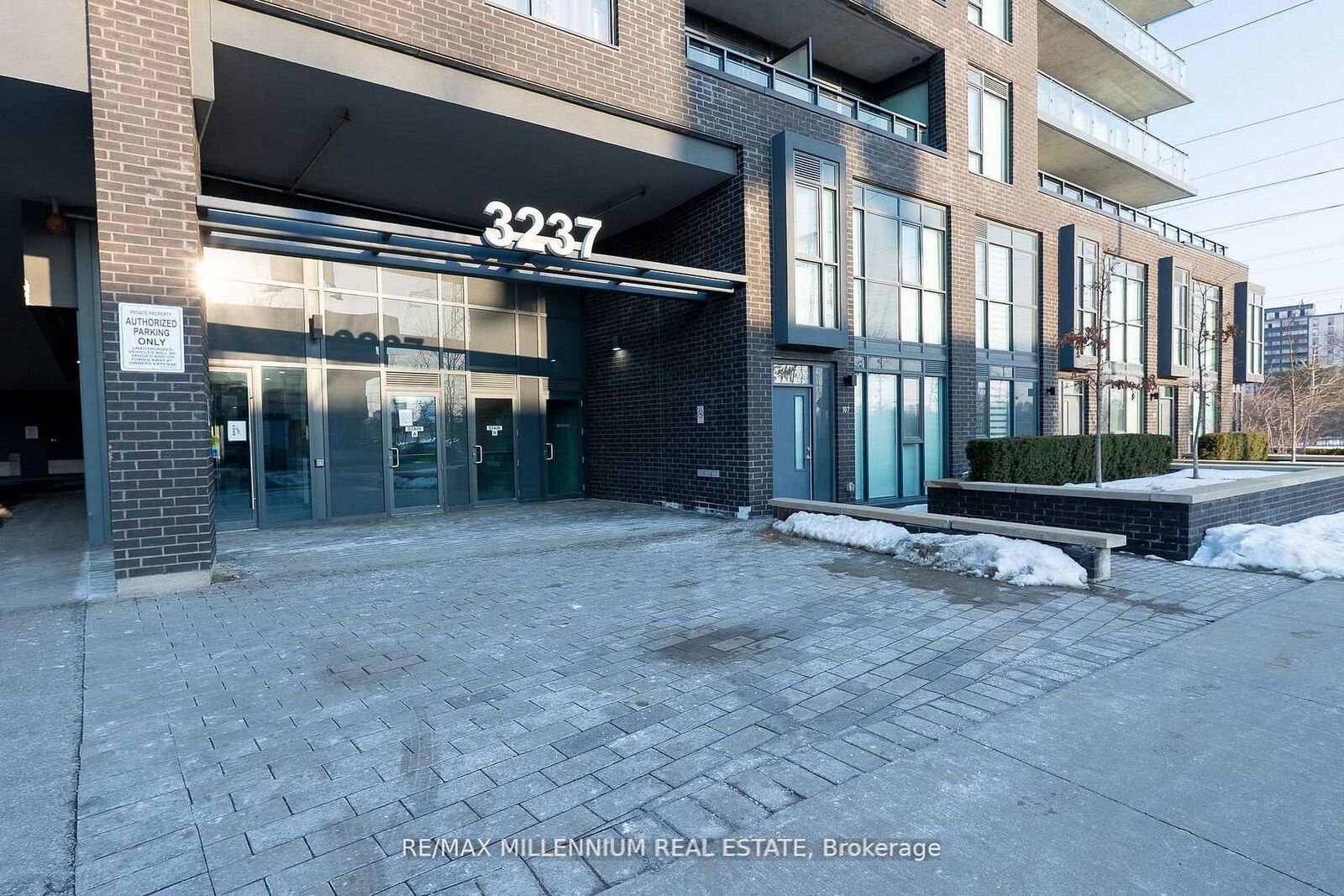 Property Photo:  3237 Bayview Avenue 1112  ON M2K 0G1 