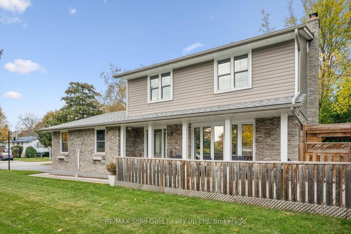 Property Photo:  280 Braemore Avenue  ON N2K 1T6 