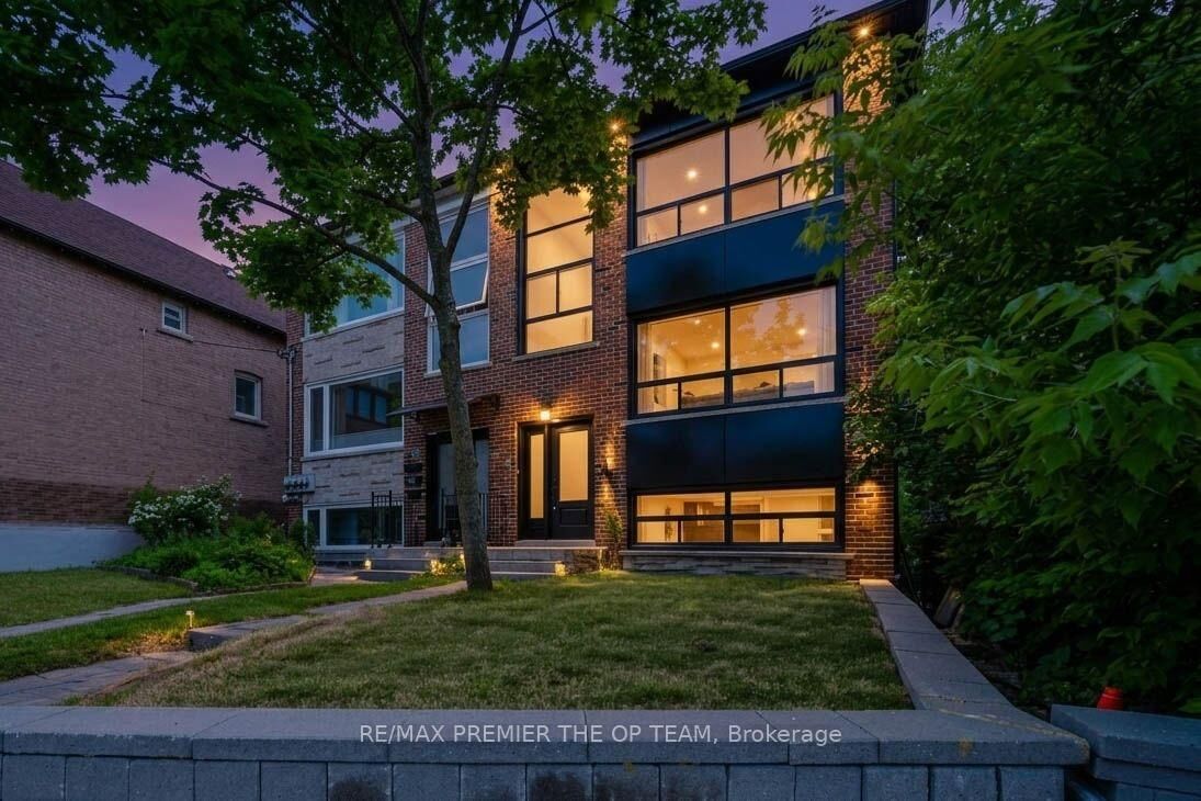 Property Photo: 299 Quebec Avenue 1 ON M6P 2V2