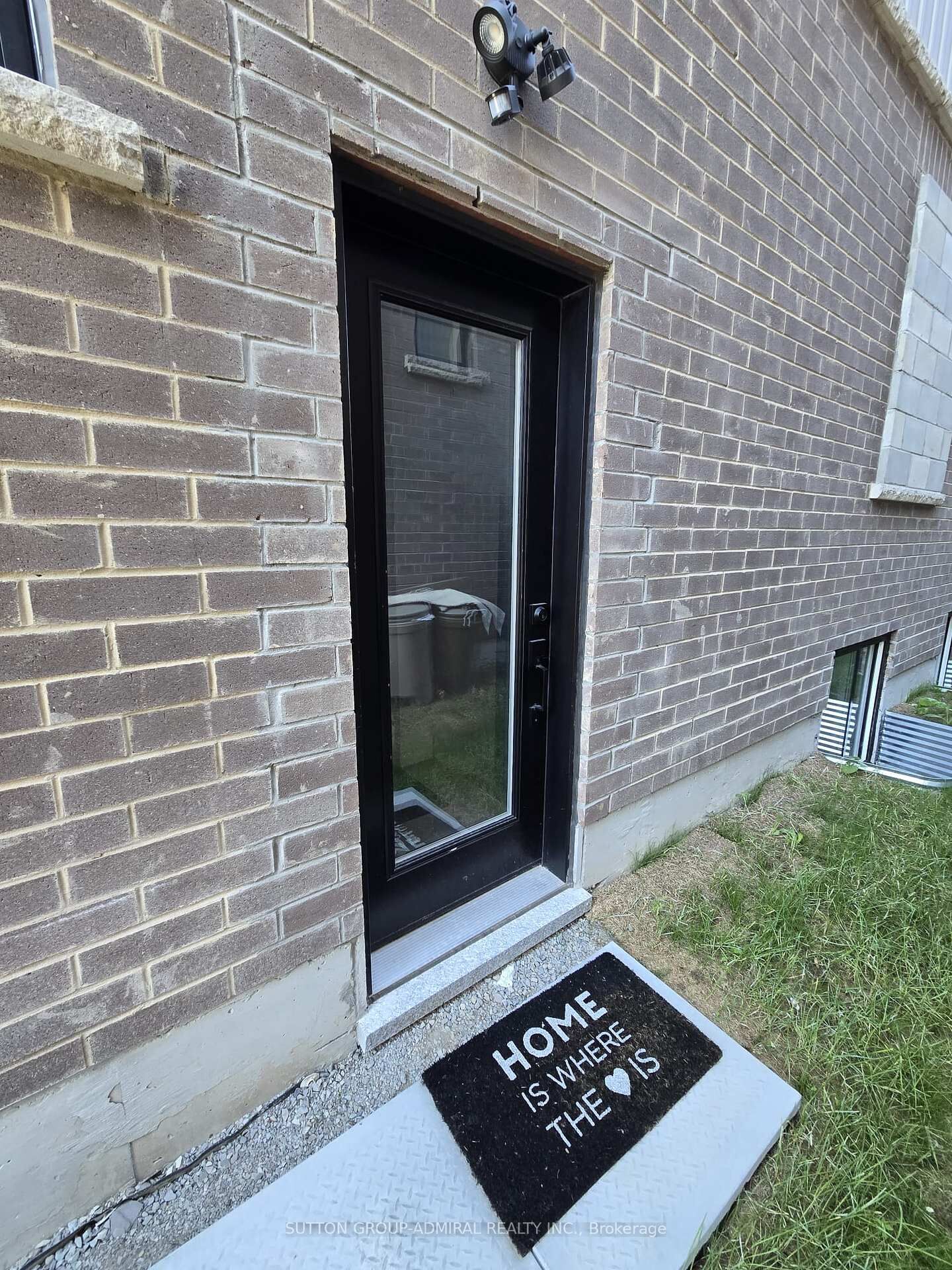 Property Photo:  16 Copperhill Heights E Bsmt  ON L9J 0L1 