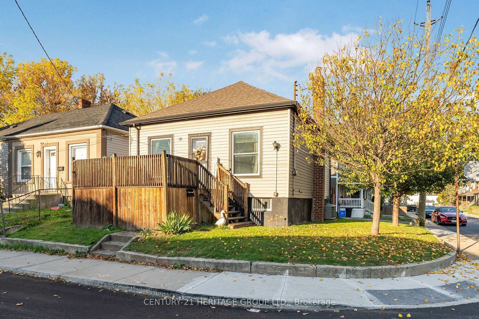 Property Photo:  35 Douglas Avenue  ON L8L 5P7 
