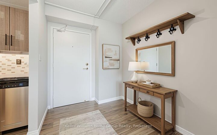 Property Photo:  19 Woodlawn Road E 201  ON N1H 7B1 