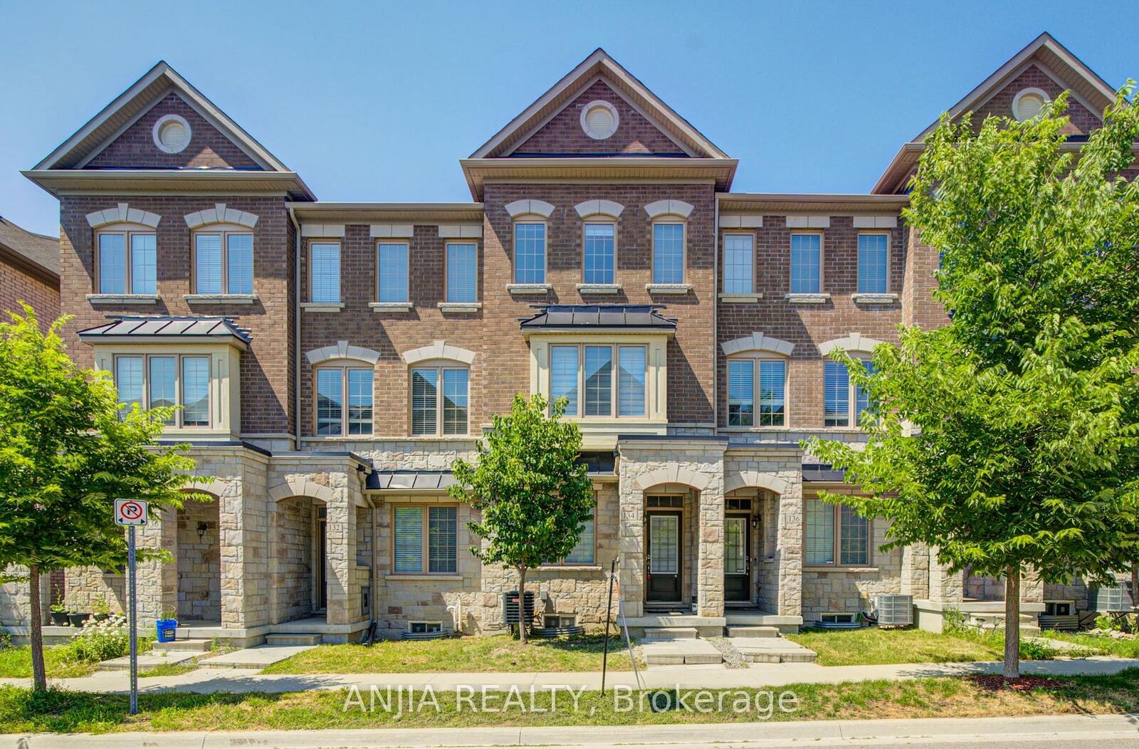 Property Photo:  134 Frederick Wilson Avenue  ON L6B 0R1 
