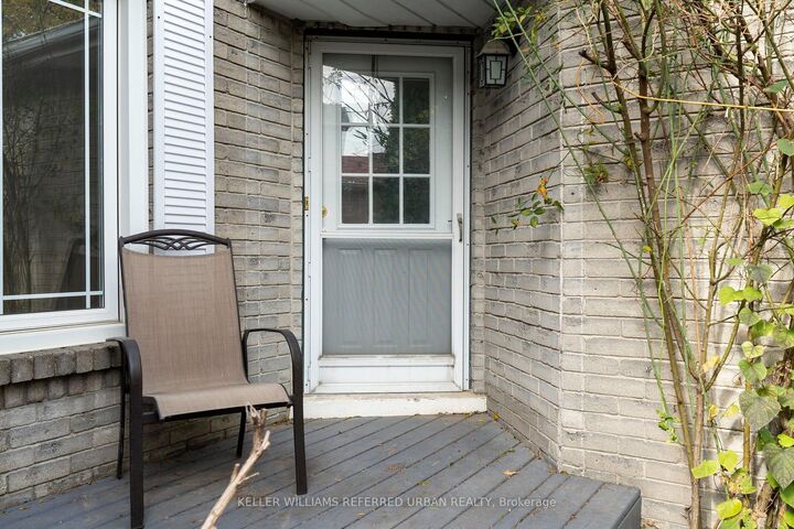 Property Photo:  1879 Ashford Drive Upper  ON L1V 6E2 