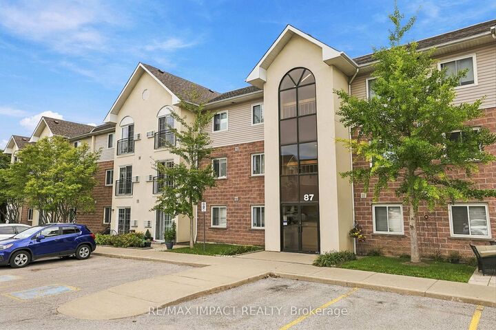 Property Photo: 87 Aspen Springs Drive 110 ON L1C 5J8