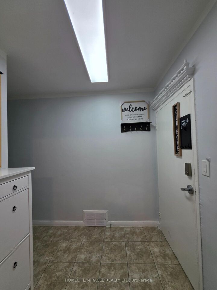 Property Photo:  230 Bicknell Avenue Unit # 2  ON M6M 4G9 