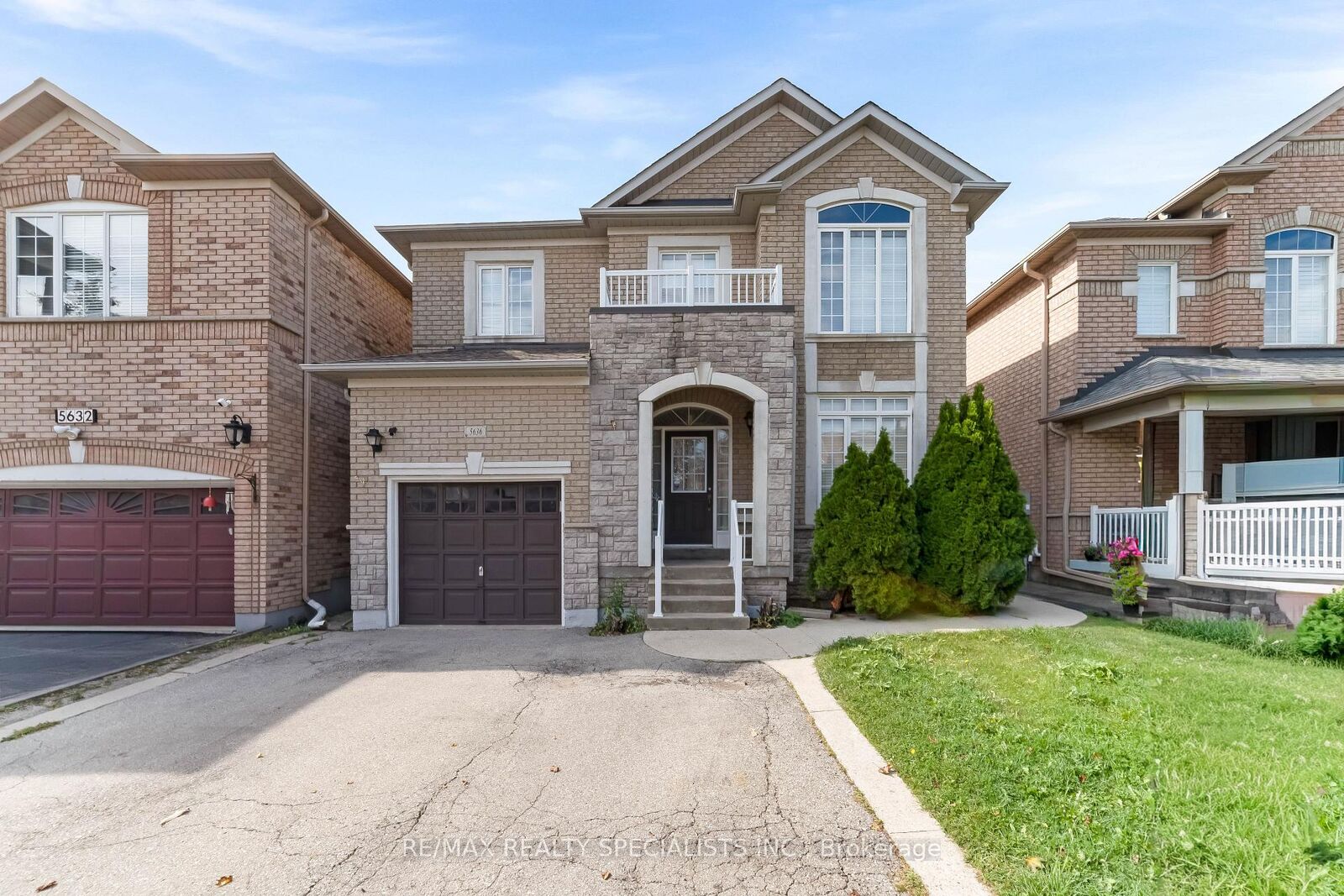 Property Photo:  5636 Kellandy Run  ON L5M 7A8 