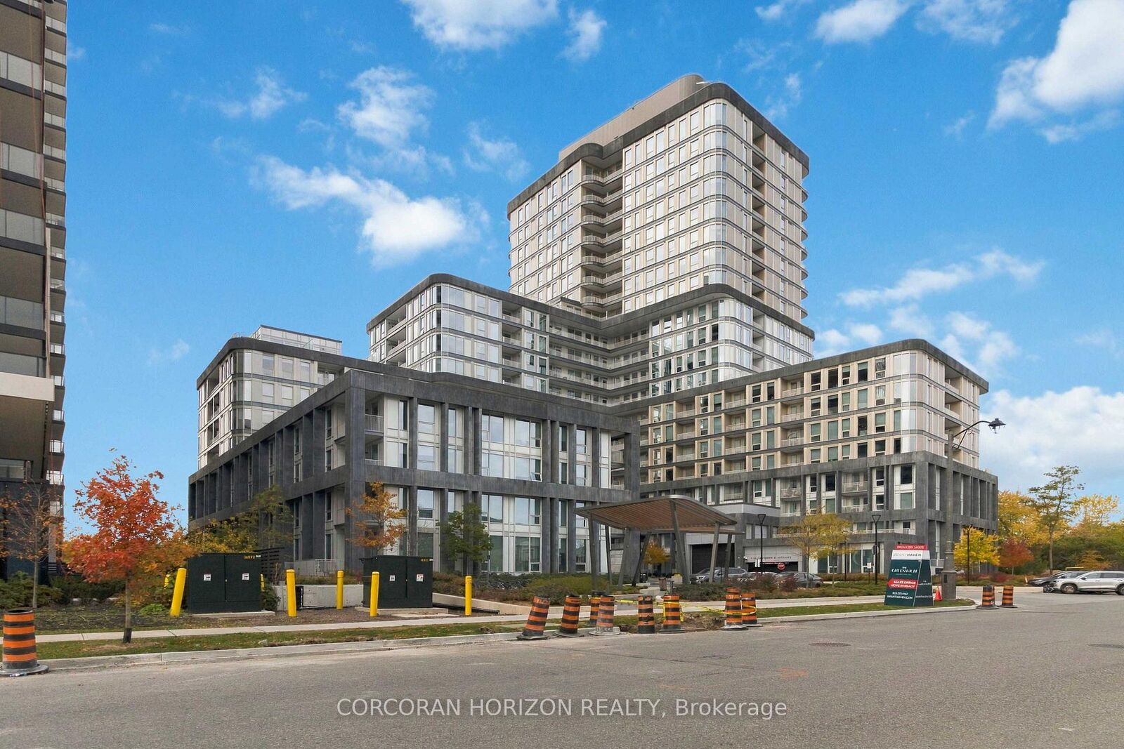 Property Photo: 3240 William Coltson Avenue 114 ON L6H 8C8