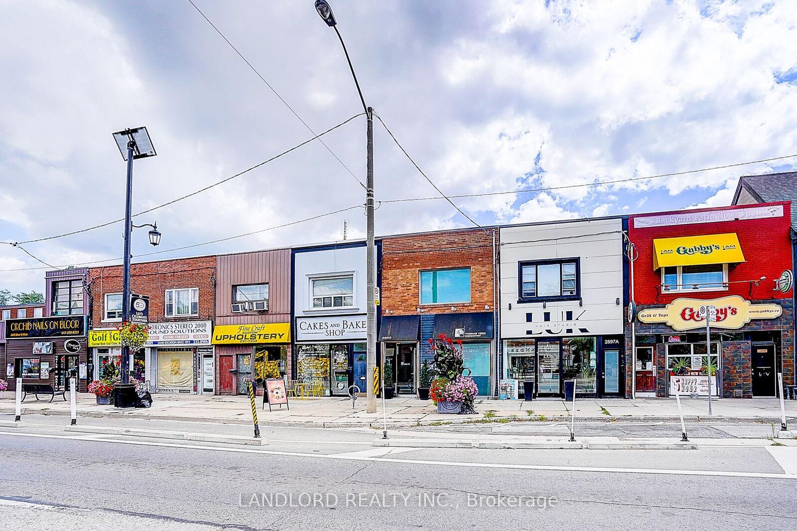 Property Photo:  2895 Bloor Street W Upper  ON M8X 1B3 