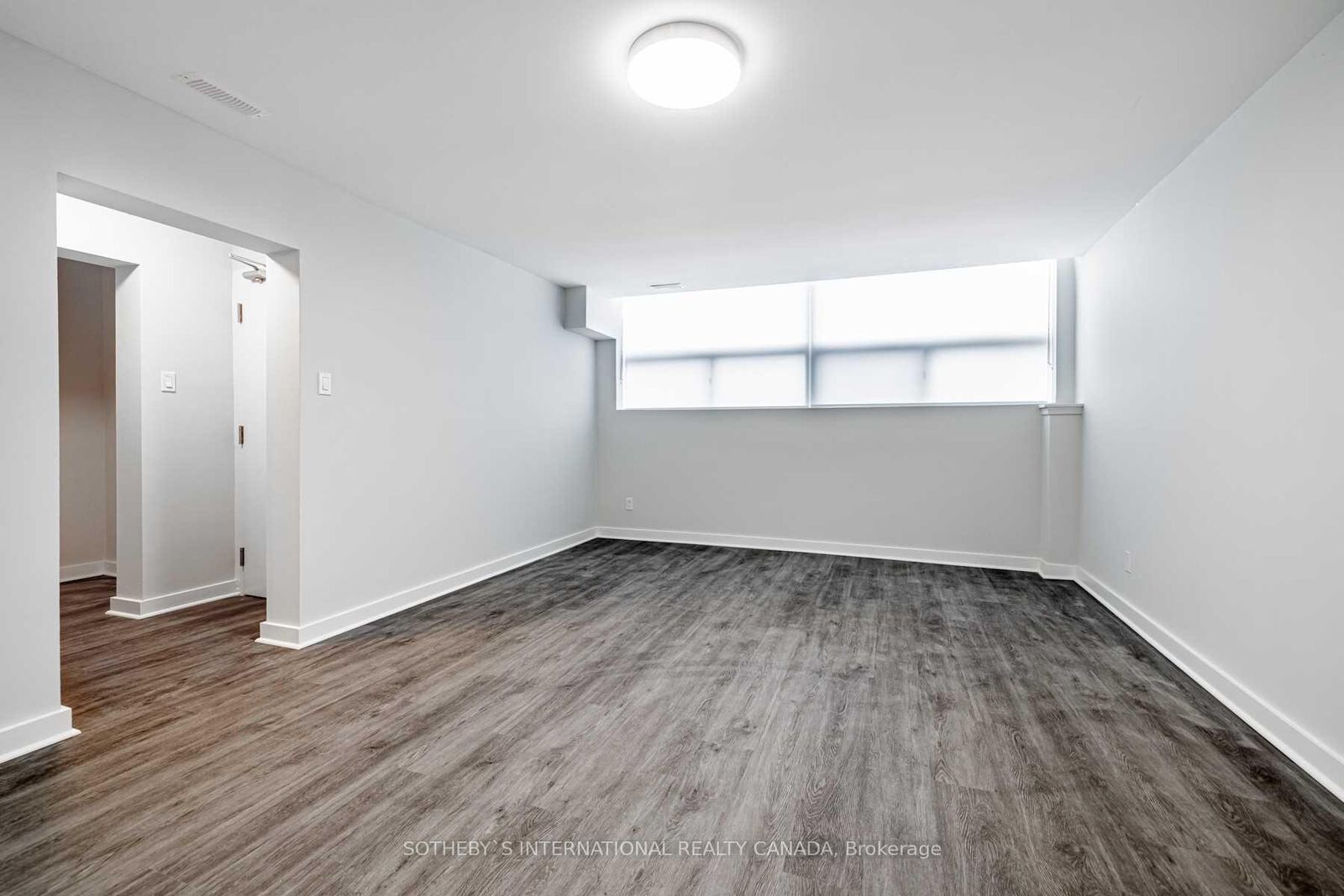 Property Photo: 72 Winston Park Boulevard Lower ON M3K 1C3