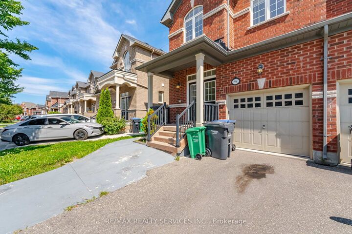 Property Photo:  98 Teal Crest Circle  ON L6X 2Z4 