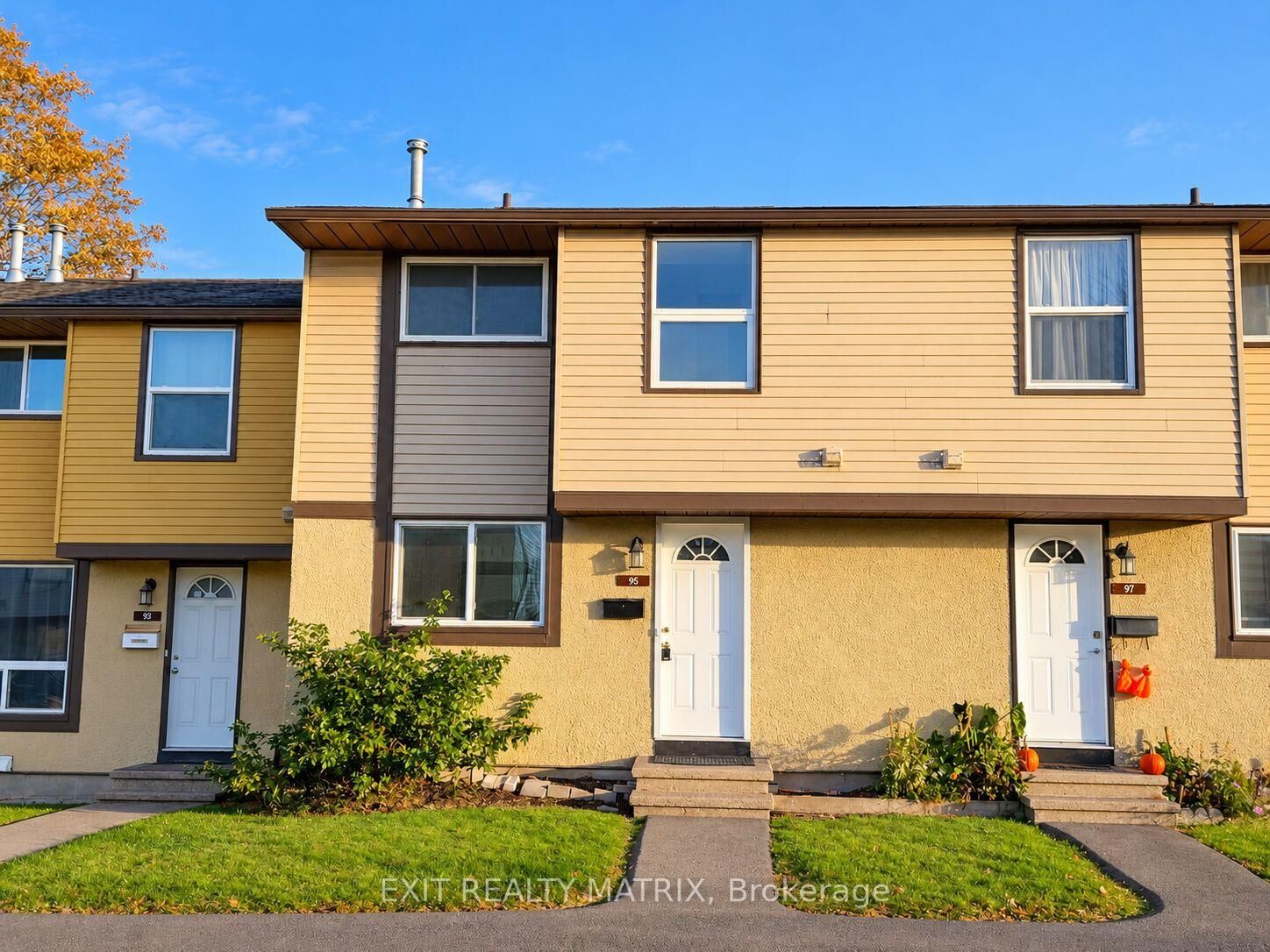 Property Photo:  2570 Southvale Crescent 45  ON K1B 4Z7 