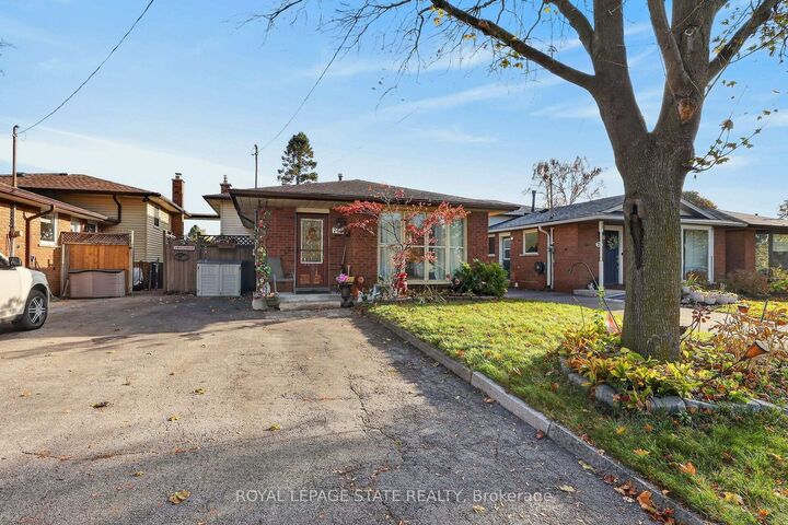 Property Photo:  749 Upper Horning Road  ON L9C 7R3 