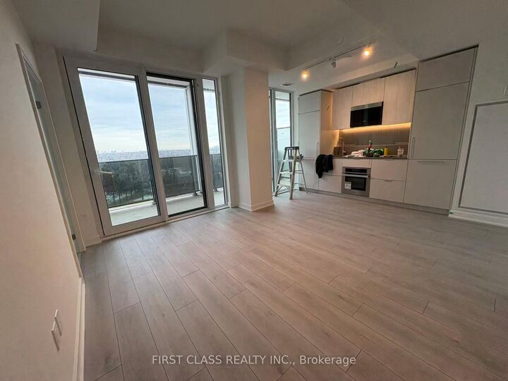 Property Photo: 1 Fairview Road E 606 ON L5A 0B4