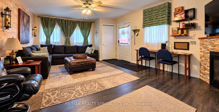 Property Photo: 1063 Laidlaw Avenue ON L0K 2B0