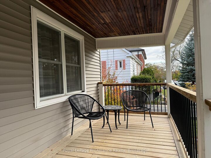 Property Photo:  327 Bleecker Avenue  ON K8N 3V3 