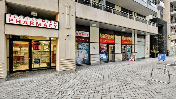 Property Photo: 9201 Yonge Street 911 ON L4C 6Z2
