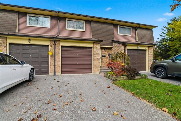 Property Photo:  945 Burns Street W 10  ON L1N 6J5 