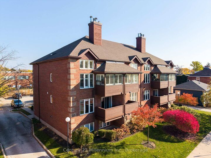 Property Photo:  215 Pine Street 5  ON L9Y 2P3 