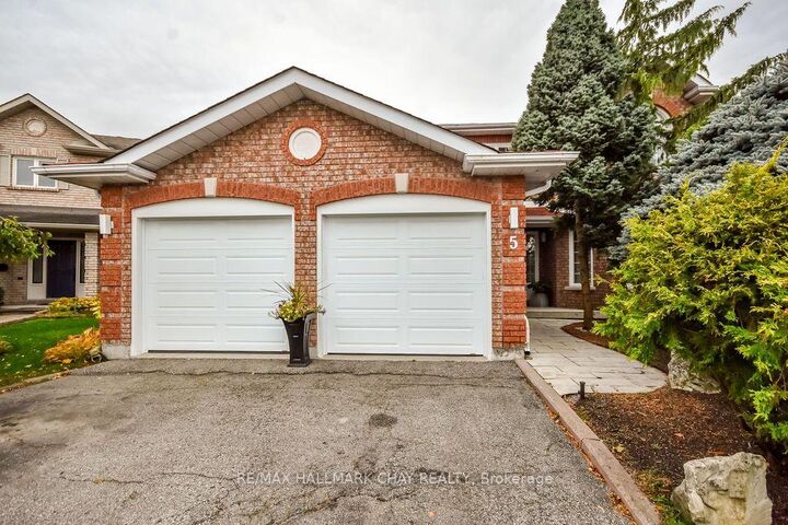 Property Photo:  5 McCutcheon Court  ON L4N 7C6 