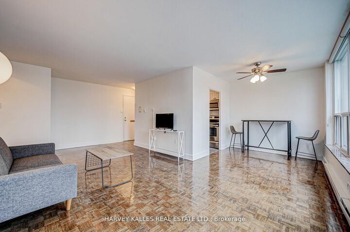 Property Photo: 133 Erskine Avenue 402 ON M4P 1Y8