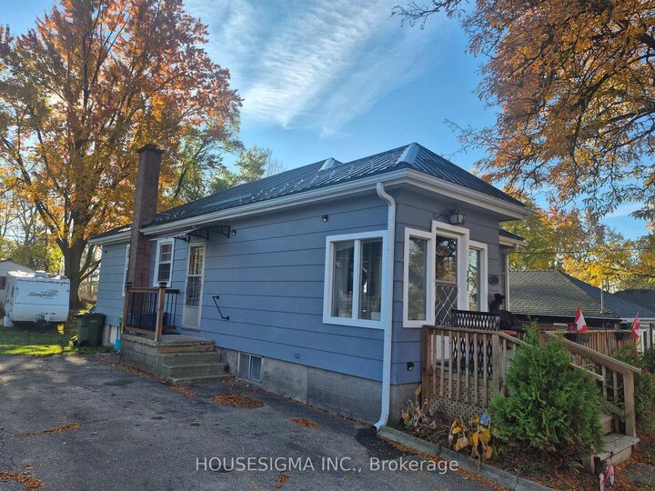 Property Photo:  141 Carling Terrace  ON N0G 2W0 