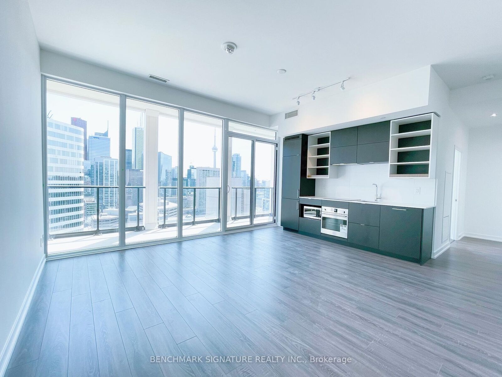Property Photo:  20 Edward Street 2710  ON M5G 1C9 