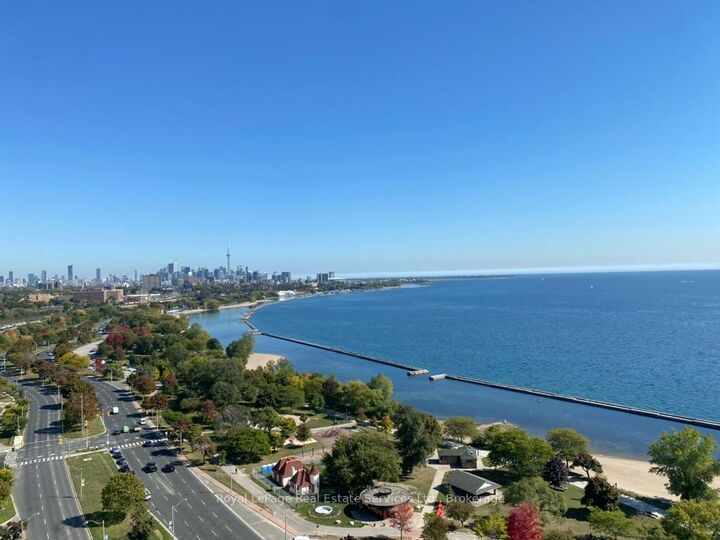 Property Photo: 1928 Lake Shore Boulevard W 2208 ON M6S 0B1