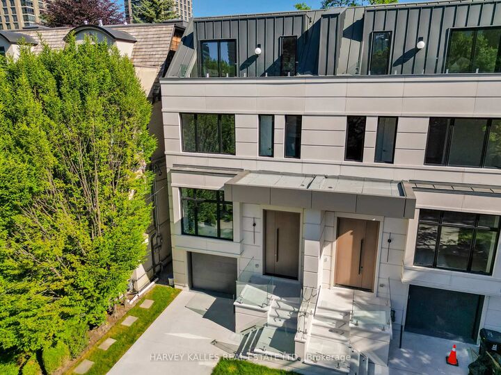 Property Photo:  108 Heath Street W  ON M4V 1T6 