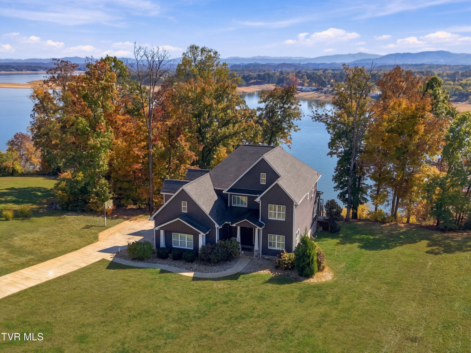 Property Photo:  606 Waterwood Court  TN 37890 