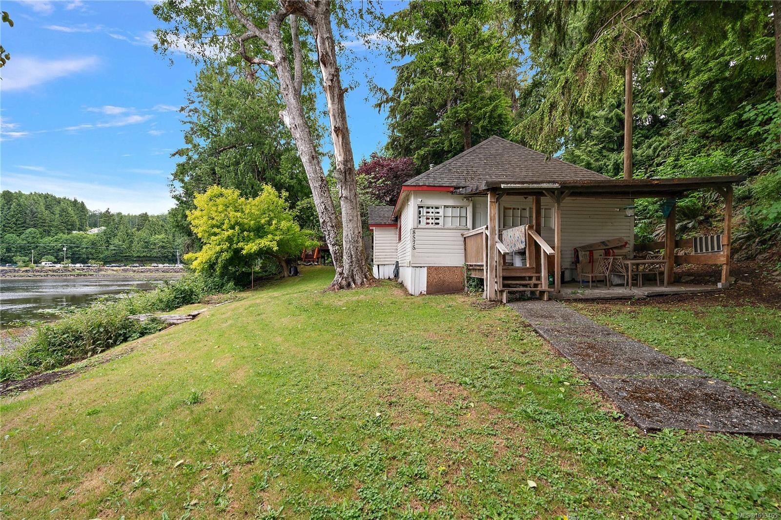 Property Photo:  8575 Glenview Rd  BC V0N 2P0 