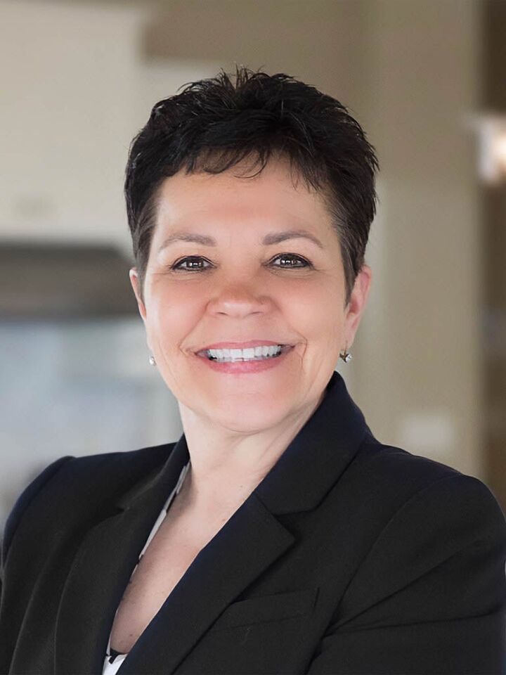 Kerri Walker, Real Estate Salesperson in Janesville, Affiliated