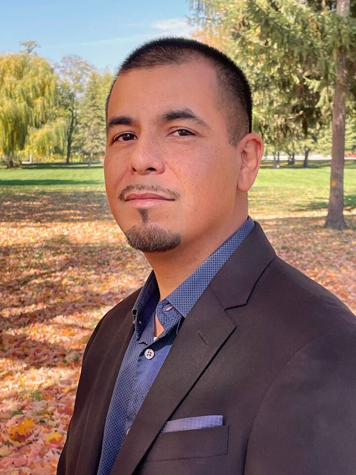 Robert Medina, Real Estate Salesperson in Saginaw, Signature Realty