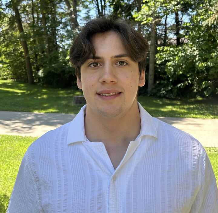 Jonathan Mares,  in Lake Orion, Professionals