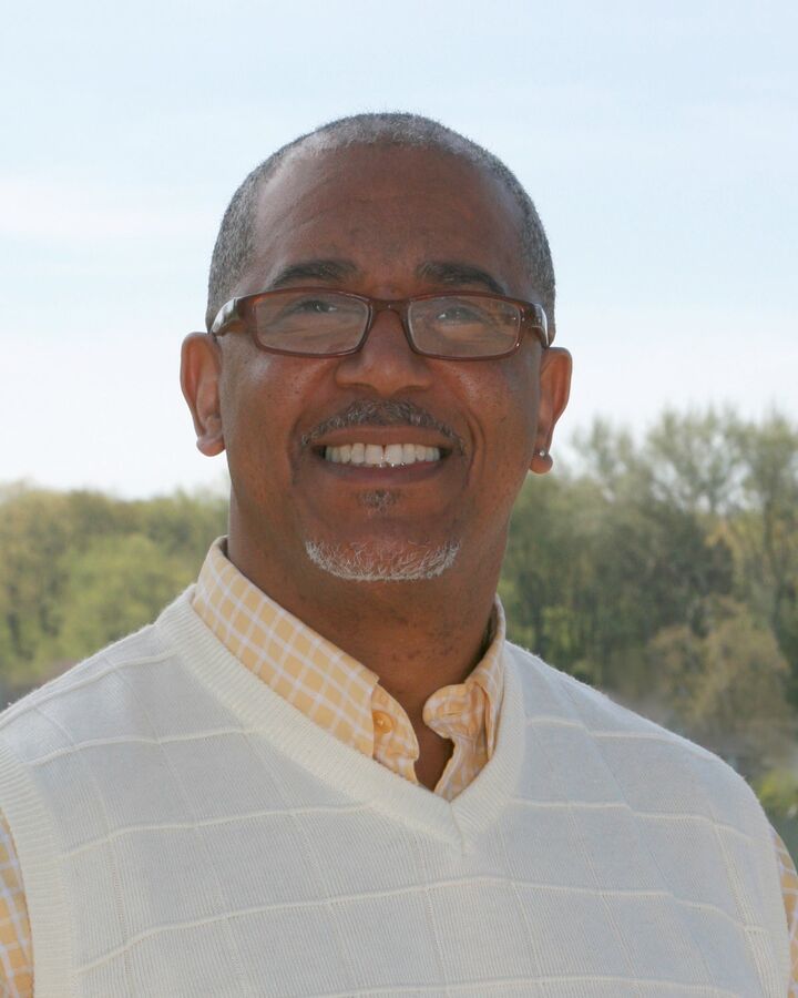 Tony Smith, Real Estate Salesperson in Portage, Affiliated