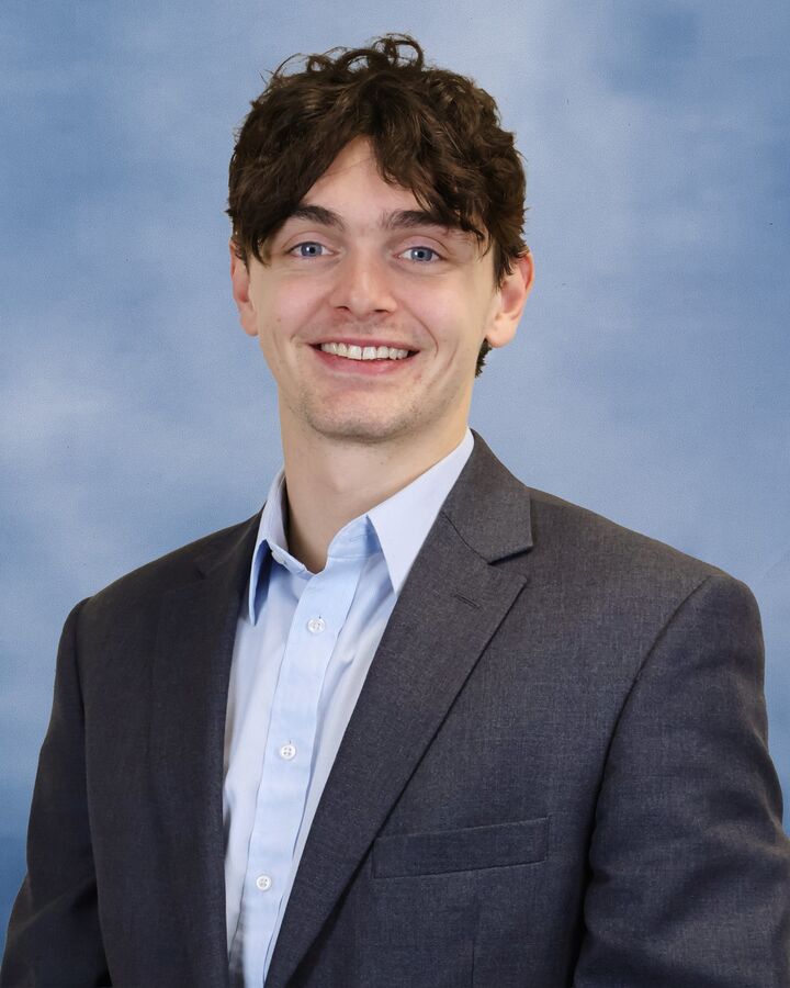 Aidan Desmond,  in Huntington, Realty Connect