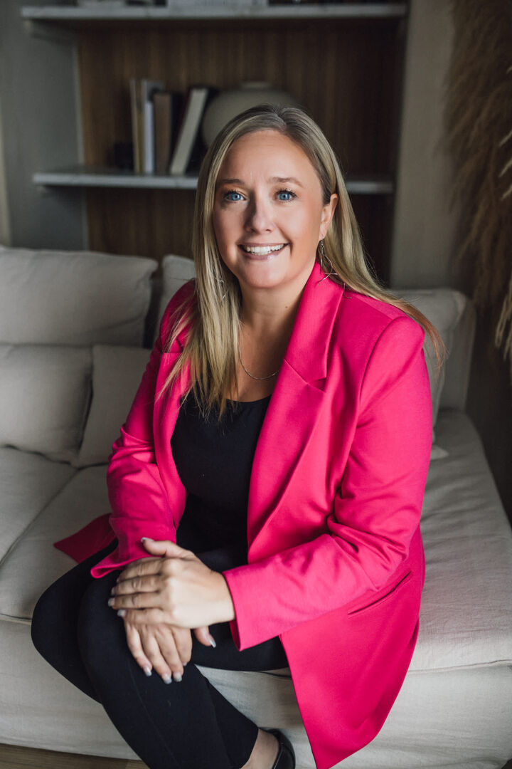 Mandy Anderson, Sales Representative in Drayton Valley, CENTURY 21 Canada
