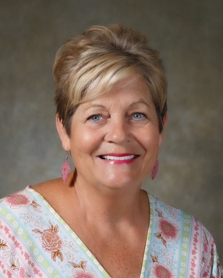 Anita Sanderford,  in Diamondhead, Alfonso Realty