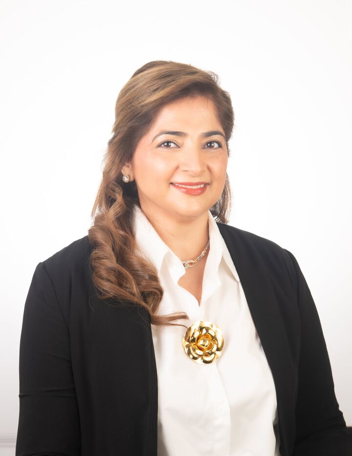 Simran Bajaj,  in Woodbury, Realty Connect