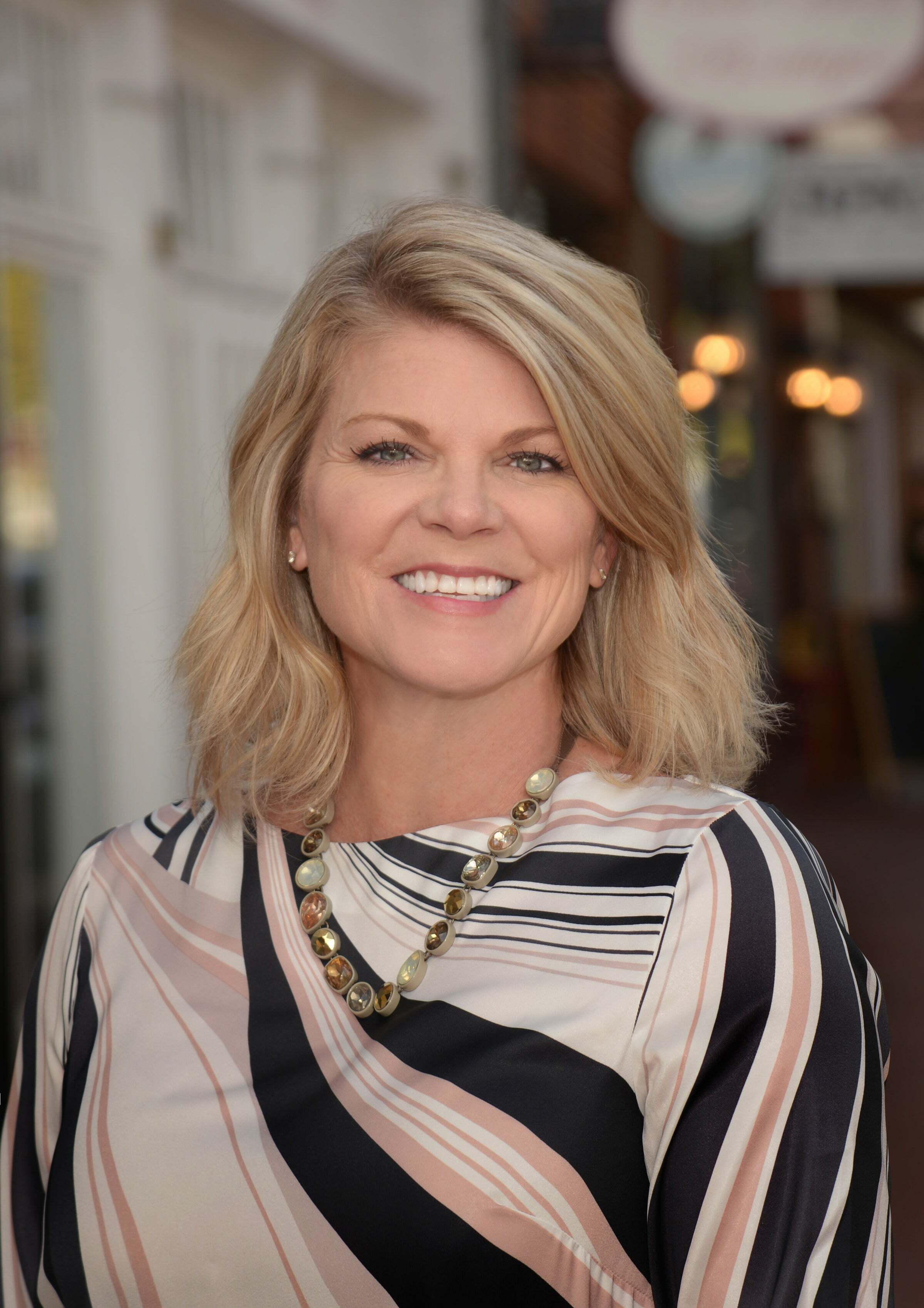 Lisa Blow, Real Estate Salesperson in Fredericksburg, Elite