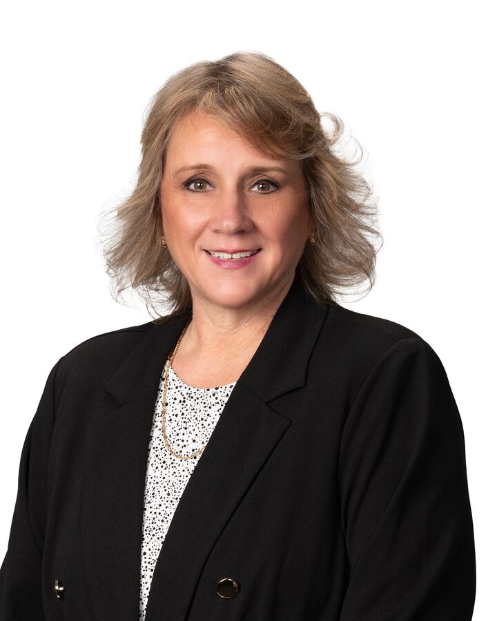 Donna Serwan, Real Estate Salesperson in Lindenhurst, AA Realty