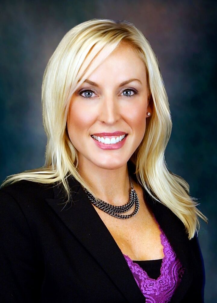 Laura Mayer,  in Hauppauge, Realty Connect