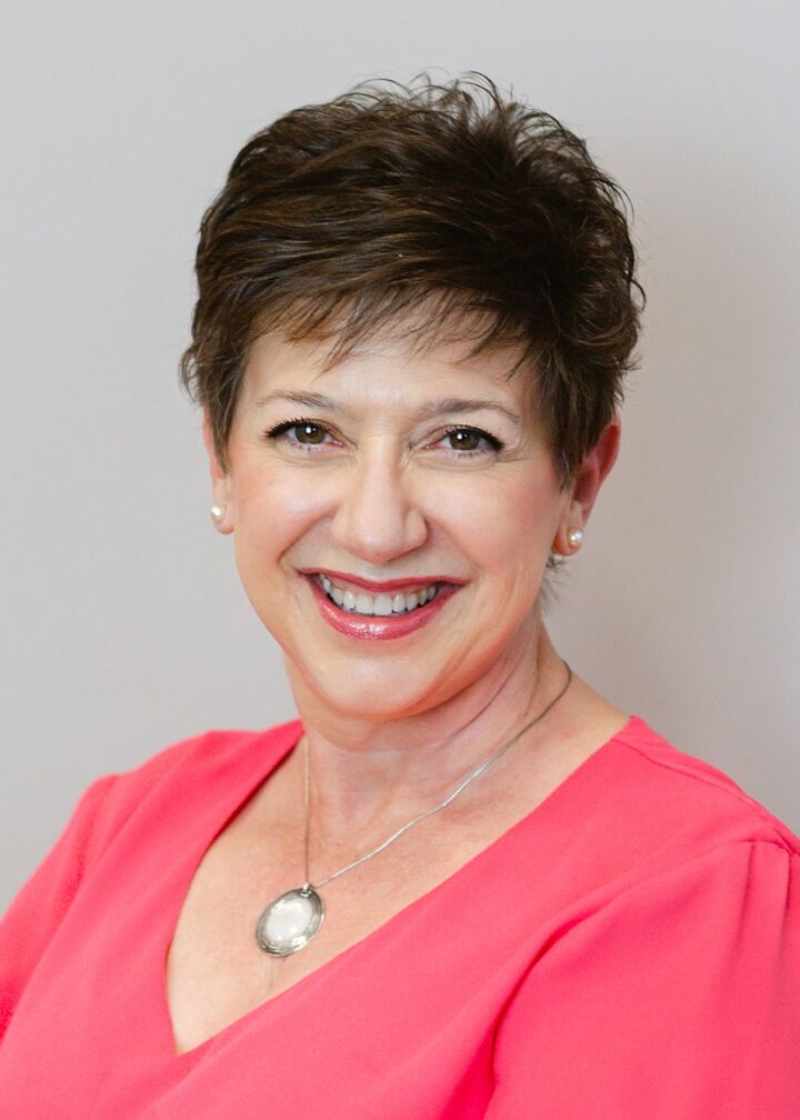 Terri Monrad, Associate Real Estate Broker in Overland Park, Kansas City Homes