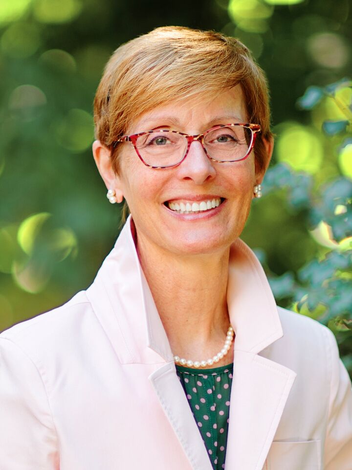 JaneEllen McLaughlin Saums, Real Estate Salesperson in McLean, McEnearney