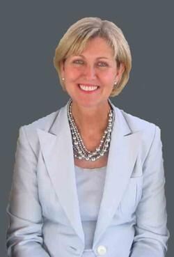 Loretta Broeking, Real Estate Broker in Carmel, Scheetz