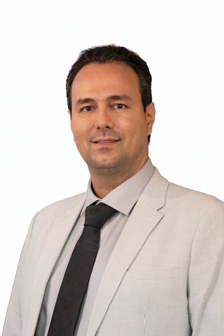 Hadi Aryan, Real Estate Salesperson in Glendale, Hallmark Realty