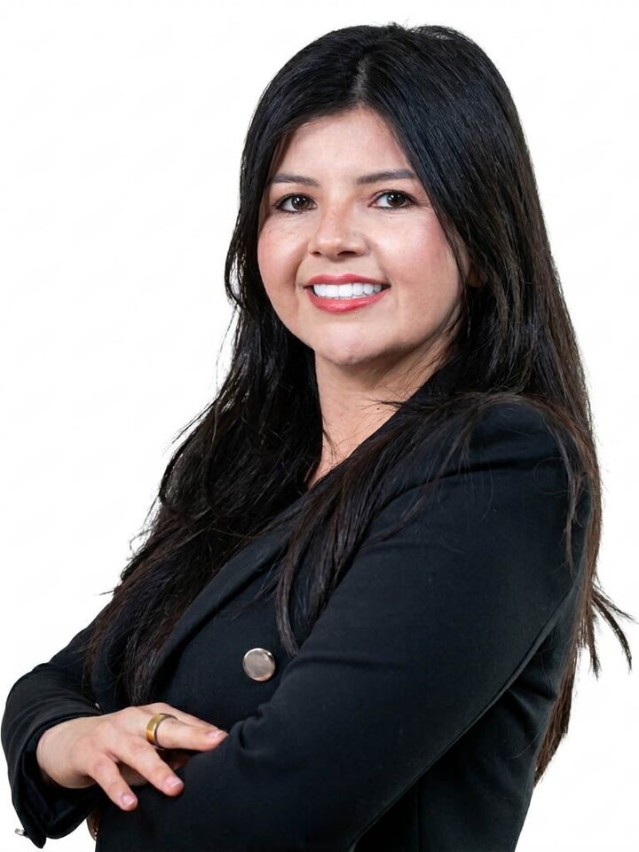 Giovanna Castro, Real Estate Salesperson in Chula Vista, Affiliated